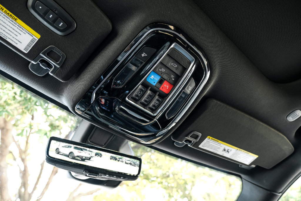Used 2022 Jeep Grand Cherokee Overland w/ Luxury Tech Group IV AWD/4WD image 43