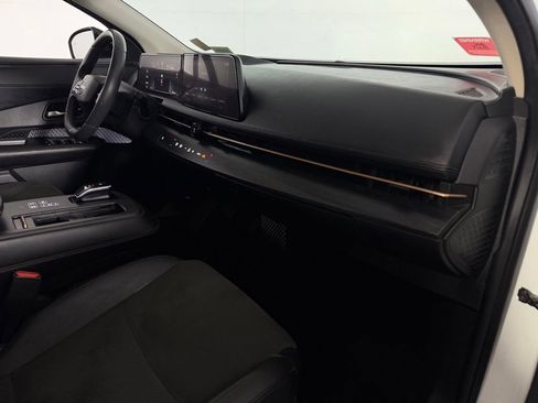 Used 2024 Nissan Ariya FWD image 33