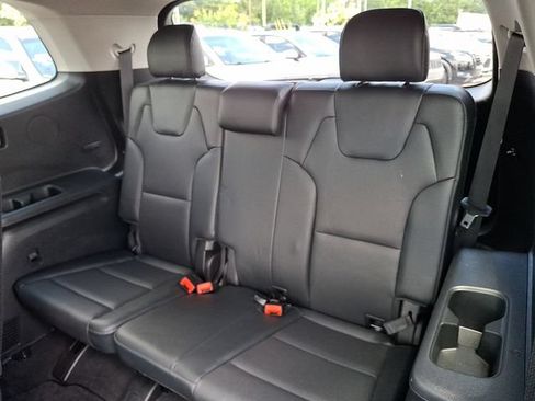 Used 2024 Kia Telluride EX w/ EX Captain's Chair Package AWD/4WD image 9