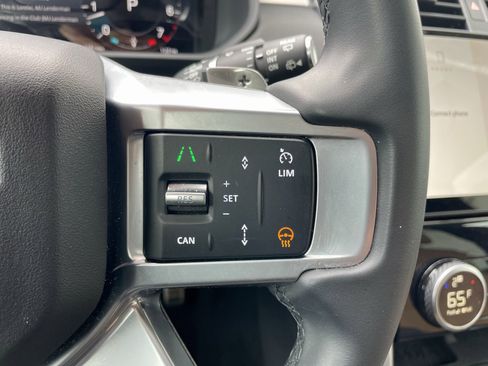 Certified 2025 Land Rover Discovery Dynamic SE AWD/4WD image 22