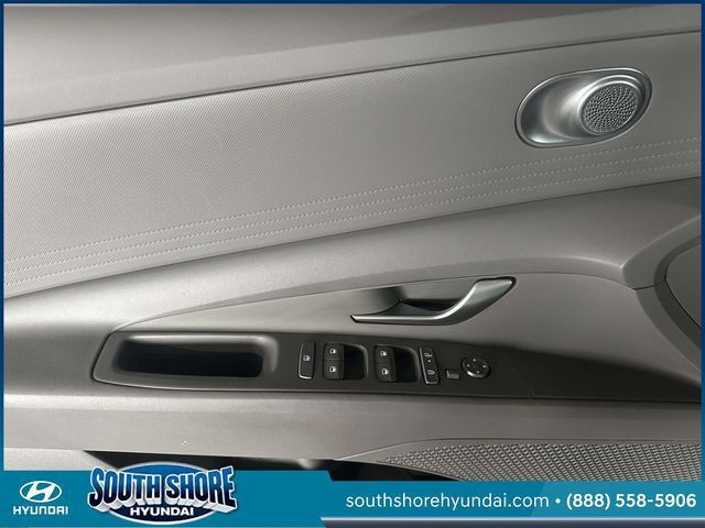 Certified 2024 Hyundai Elantra SE FWD image 18