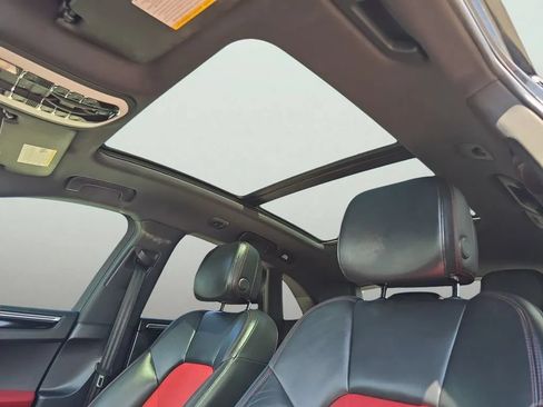 Used 2019 Porsche Macan AWD/4WD image 10