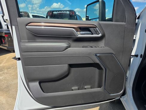 New 2026 Chevrolet Silverado 3500 LT w/ Convenience Package AWD/4WD image 11
