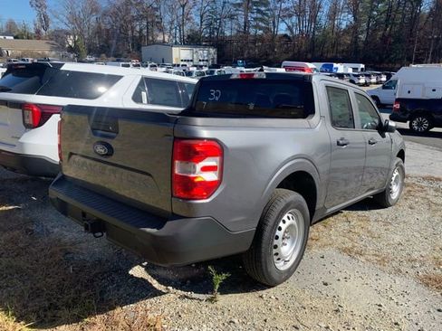 New 2025 Ford Maverick XL image 21