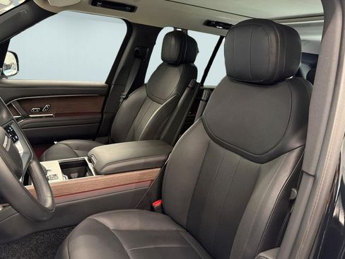 Certified 2025 Land Rover Range Rover SE AWD/4WD image 5