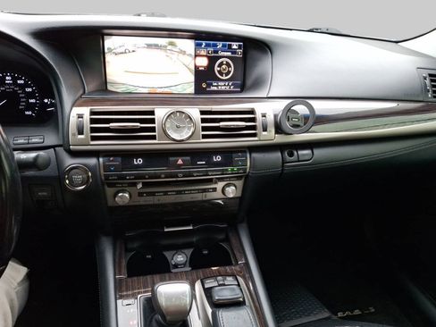 Used 2015 Lexus LS 460 w/ Comfort Package RWD image 8