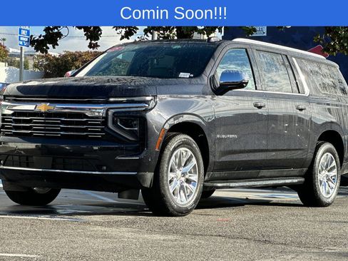 Used 2025 Chevrolet Suburban Premier image 8