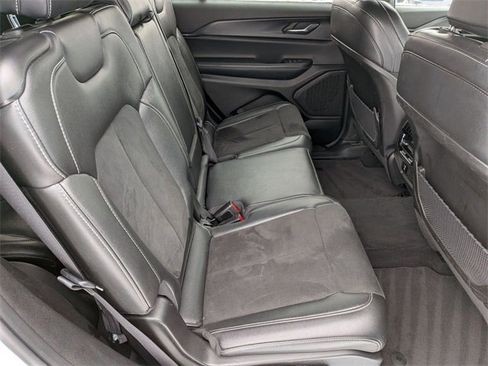 Certified 2024 Jeep Grand Cherokee L Laredo image 29