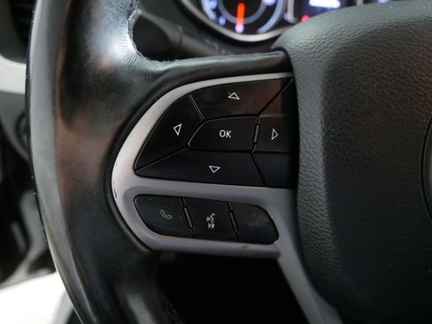 Used 2019 Jeep Cherokee Latitude Plus image 27