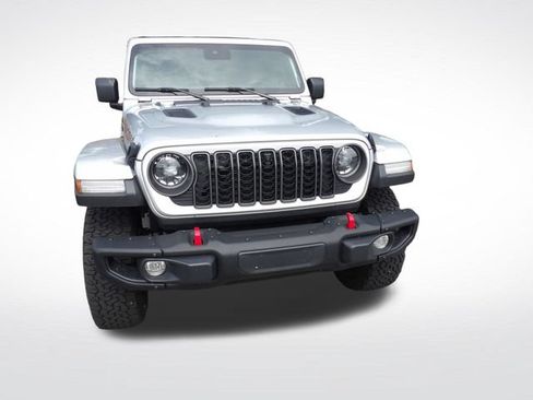 Used 2024 Jeep Wrangler Unlimited Rubicon AWD/4WD image 3