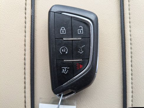 Used 2023 Cadillac Escalade Premium Luxury image 32