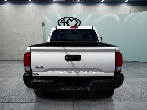 Used 2022 Toyota Tacoma SR image 4