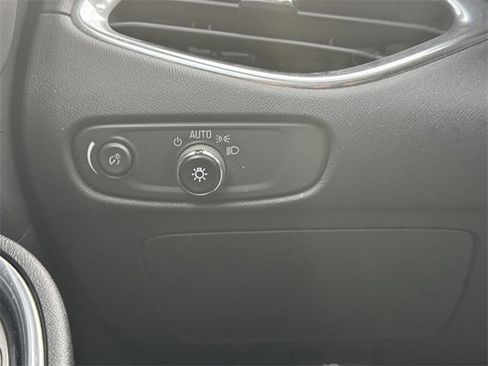 Used 2016 Chevrolet Malibu LT image 25