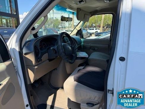 Used 2007 Ford E-150 and Econoline 150 Wagon RWD image 5