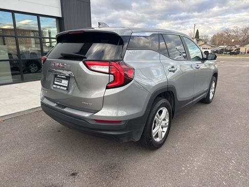Used 2024 GMC Terrain SLE image 6