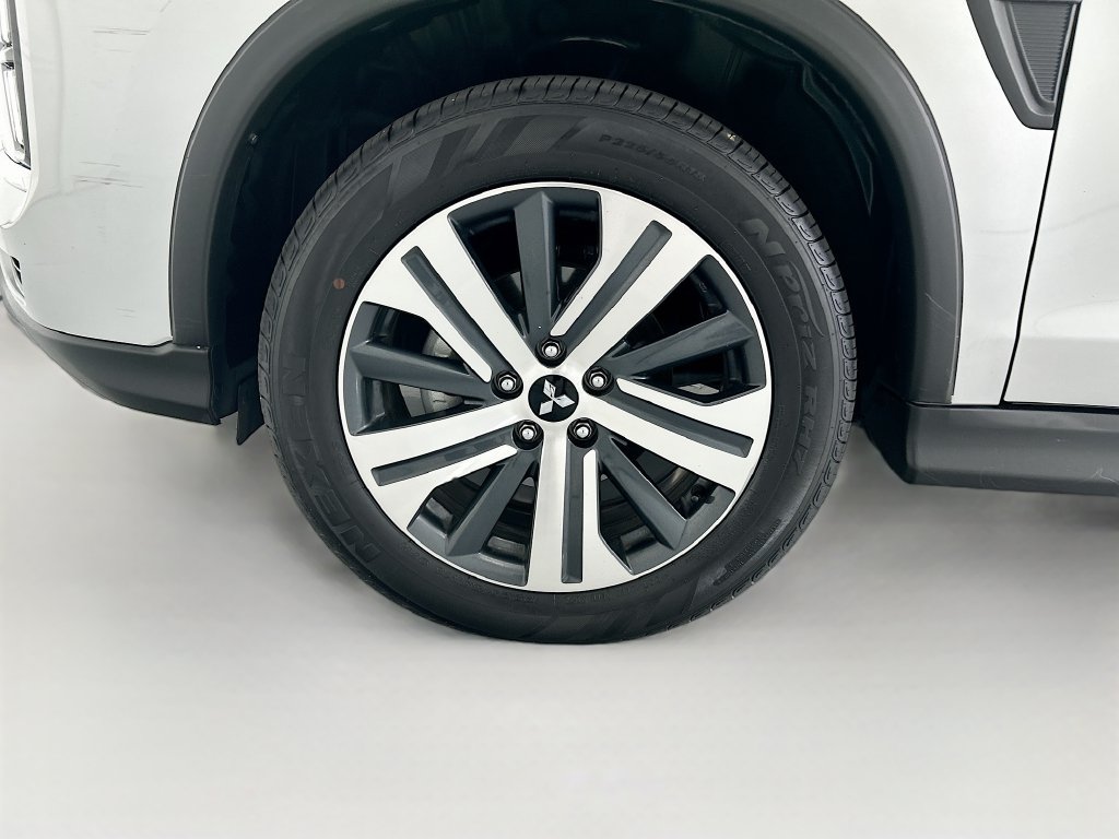 Used 2024 Mitsubishi Outlander Sport ES AWD/4WD image 28