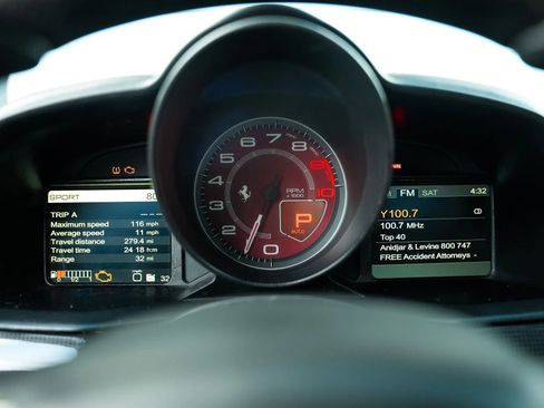 Used 2011 Ferrari 458 Italia Coupe RWD image 49