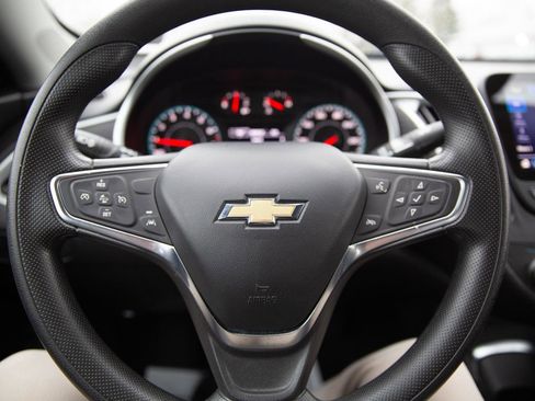 Used 2024 Chevrolet Malibu LT image 5