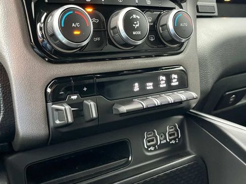 Used 2022 RAM 1500 Big Horn AWD/4WD image 35