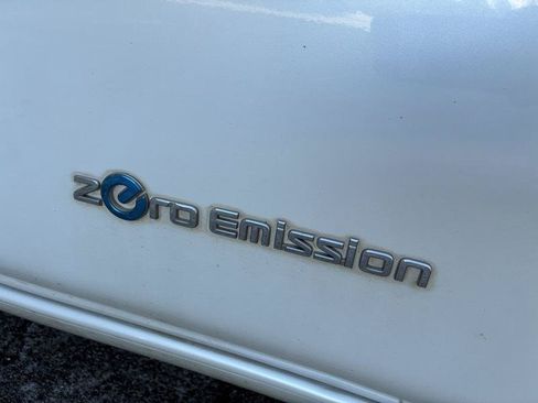 Used 2014 Nissan Leaf SV w/ Premium Package FWD image 45