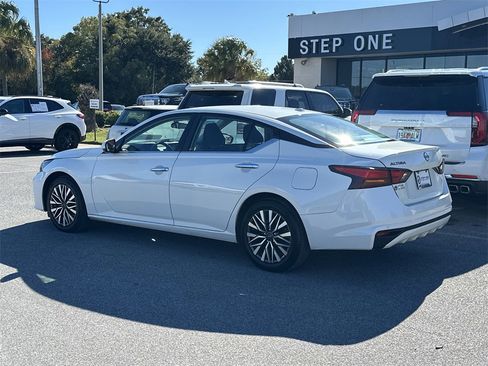 Used 2023 Nissan Altima 2.5 SV image 5