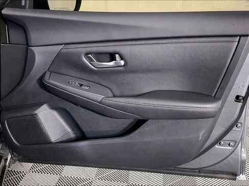Used 2024 Nissan Sentra SV FWD image 25