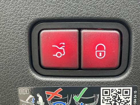 Certified 2025 Mercedes-Benz CLE 53 AMG 4MATIC Coupe image 11