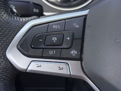 Used 2021 Volkswagen Atlas Cross Sport SE FWD image 24