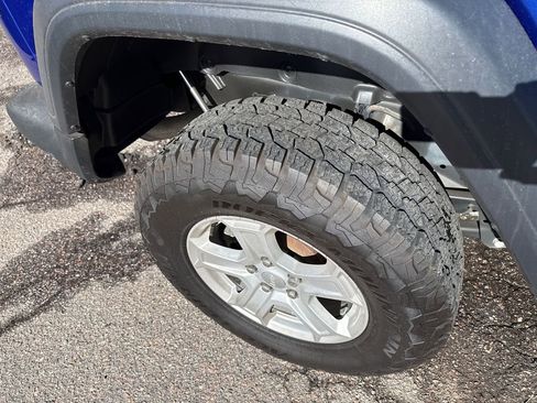 Used 2018 Jeep Wrangler Sport AWD/4WD image 13