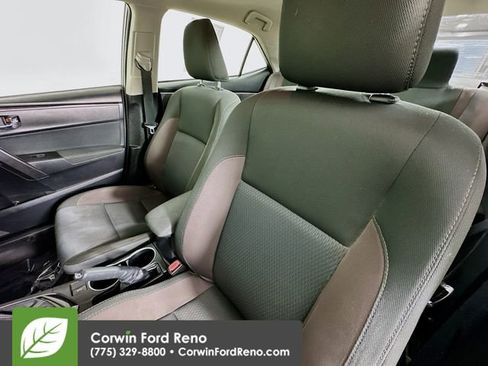 Used 2018 Toyota Corolla LE FWD image 19