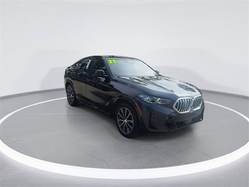 Used 2025 BMW X6 xDrive40i image 2