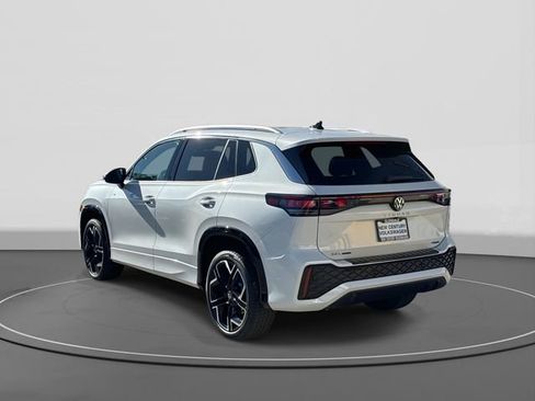 New 2026 Volkswagen Tiguan SEL R-Line image 3