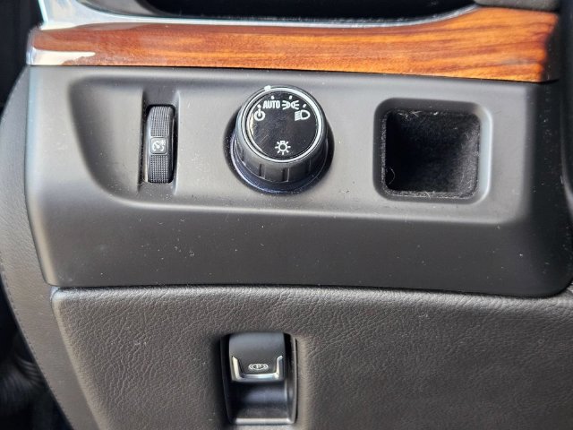 Used 2015 Cadillac Escalade Premium RWD image 12
