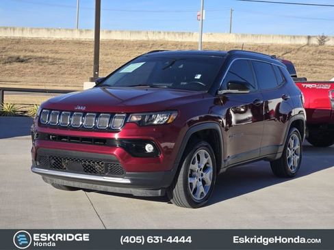 Used 2022 Jeep Compass Limited image 3