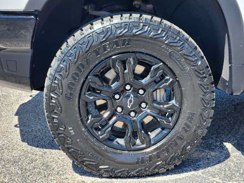 Certified 2023 Chevrolet Silverado 1500 ZR2 w/ Technology Package AWD/4WD image 12