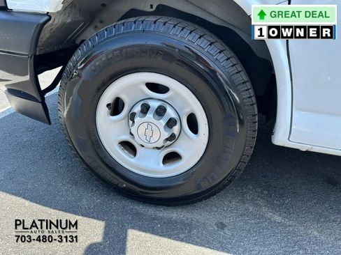 Used 2020 Chevrolet Express 2500 w/ Communications Package RWD image 17