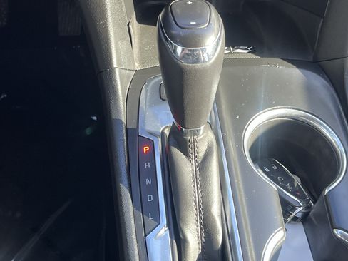 Used 2019 Chevrolet Equinox Premier w/ LPO, Cargo Package FWD image 22