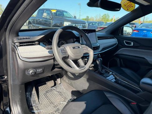 Used 2023 Jeep Compass Latitude w/ Convenience Group image 13