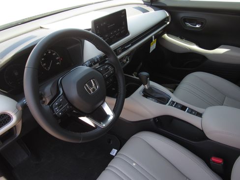 New 2026 Honda HR-V EX-L image 13