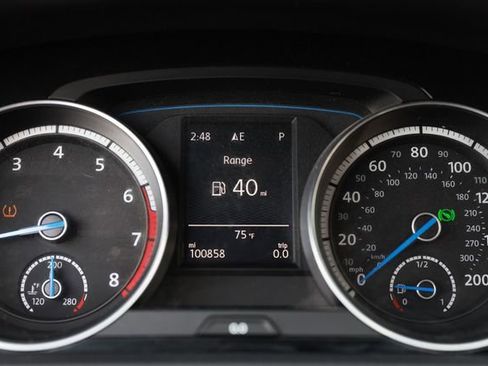 Used 2015 Volkswagen Golf R 4-Door image 48