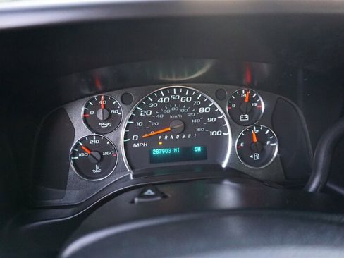 Used 2010 Chevrolet Express 1500 image 30