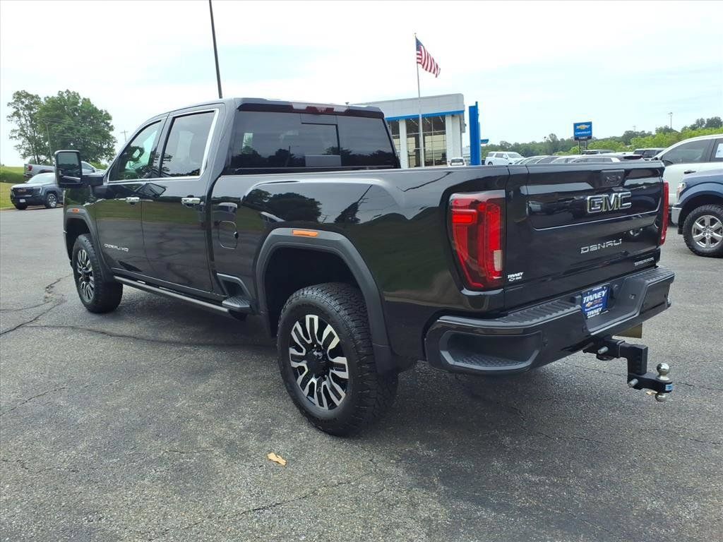 Used 2022 GMC Sierra 3500 Denali w/ Denali Black Diamond Edition AWD/4WD image 5