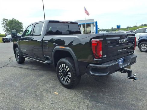 Used 2022 GMC Sierra 3500 Denali w/ Denali Black Diamond Edition AWD/4WD image 5