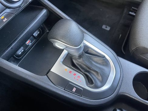 Used 2022 Kia Forte LXS FWD image 30