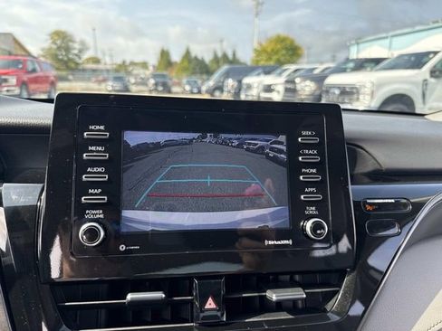 Used 2024 Toyota Camry SE image 21