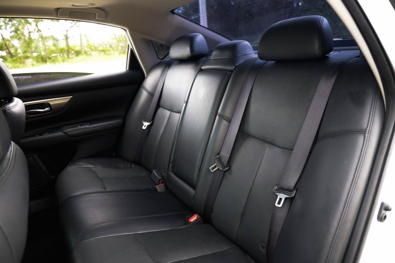 Used 2015 Nissan Altima 2.5 SL w/ Technology Package FWD image 8