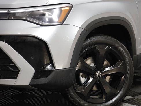 New 2026 Volkswagen Taos SEL image 3