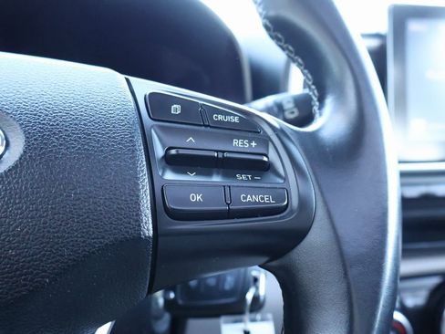 Certified 2022 Hyundai Venue SEL image 29