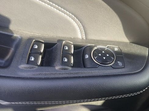 Used 2024 Ford Edge Titanium image 33