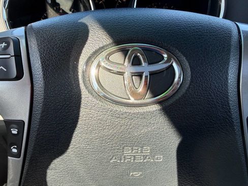 Used 2012 Toyota Highlander SE w/ Tow Pkg image 20